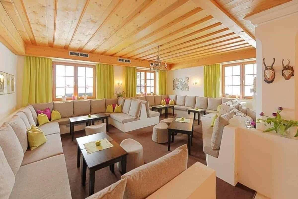 Hotel der almhof bar