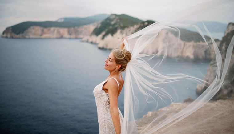 Dreamlike Elopement on the picturesque coast of Greece