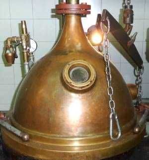 Vessel di distillazione in rame, 