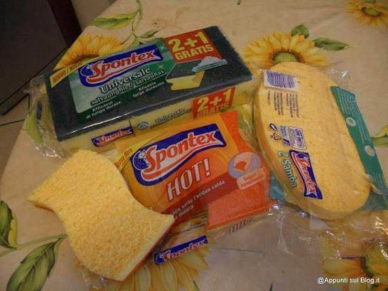 Spontex: un riccio a difesa delle pulizie 8 Microfibra, attrezzo per pulizie e pulizie domestiche, con dettaglio di bobina di panno in microfibra.