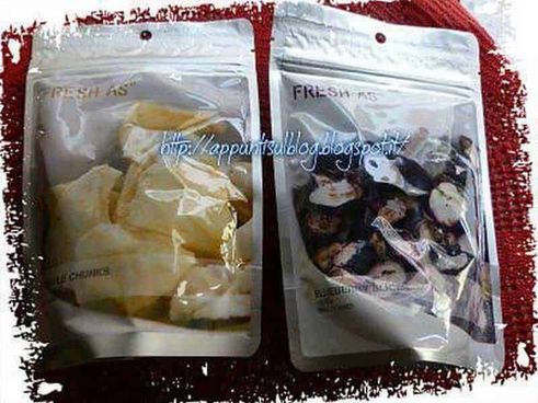 Fresh As, frutti ed erbe liofilizzati per gustose preparazioni culinarie 4 Fiocchi di cioccolato bianco e nero in sacchetti trasparenti, prodotti dolciari artigianali, packaging alimentare, snack cioccolatosi, idee regalo golose, pratici sacchetti trasparenti per dolci, prodotti di qualità.