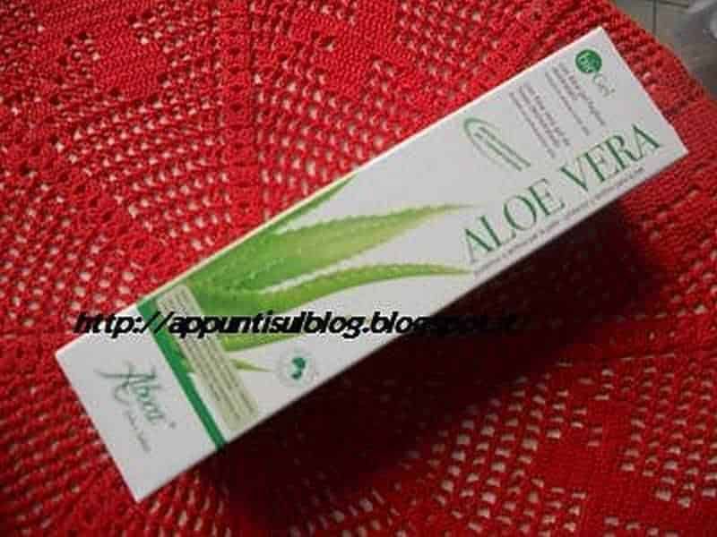 Aloe Vera naturale in confezione, rimedio naturale per la cura della pelle e benessere, prodotto biologico e naturale.