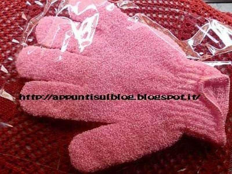 Ioelei, cosmetici anticellulite con caffeina per dimagrire 3 Guanto di spugna rosa in confezione trasparente, ideale per pulizia del viso e beauty routine, tessuto morbido e assorbente, perfetto per skincare e routine di bellezza.