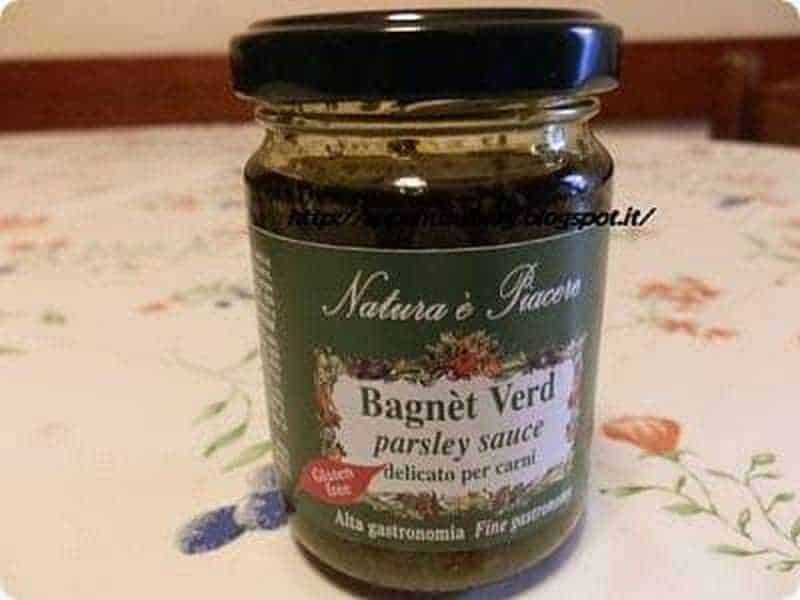Bagnet Verde al parsley, salsa delicata per carne, prodotto naturale, aromatizzato, ideale per gastronomia fine, conserva in vetro, etichetta verde con dettagli floreali, alimento gourmet italiano.