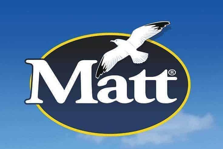 MATT logo con gabbiano su sfondo cielo blu, rappresenta il marchio MATT per prodotti di alta qualità.