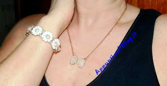 Rosewholesale, abiti e accessori lowcost a prezzi competitivi 2 Collana con ciondolo farfalla in stile elegante e alla moda, perfetta per accessori di moda femminile e look raffinato.