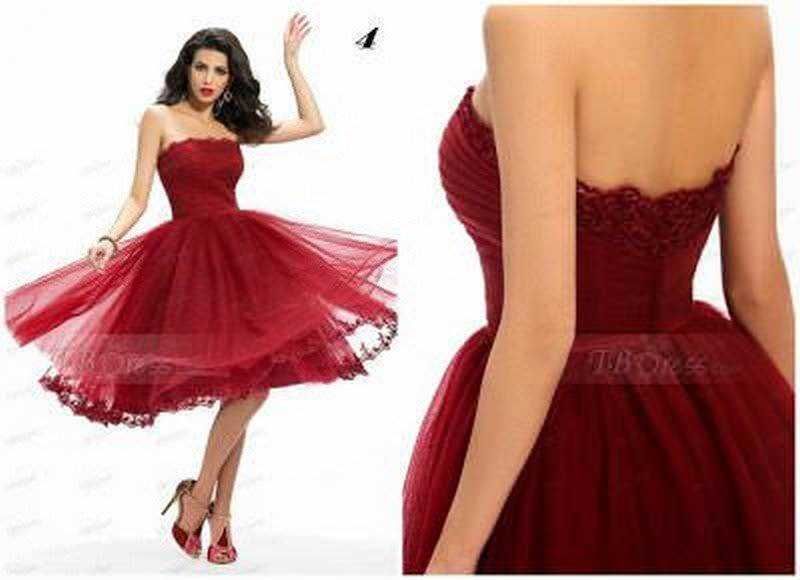 Ball gown rosso con gonna in tulle e corpetto ricamato, elegante vestito da sera per occasioni speciali.
