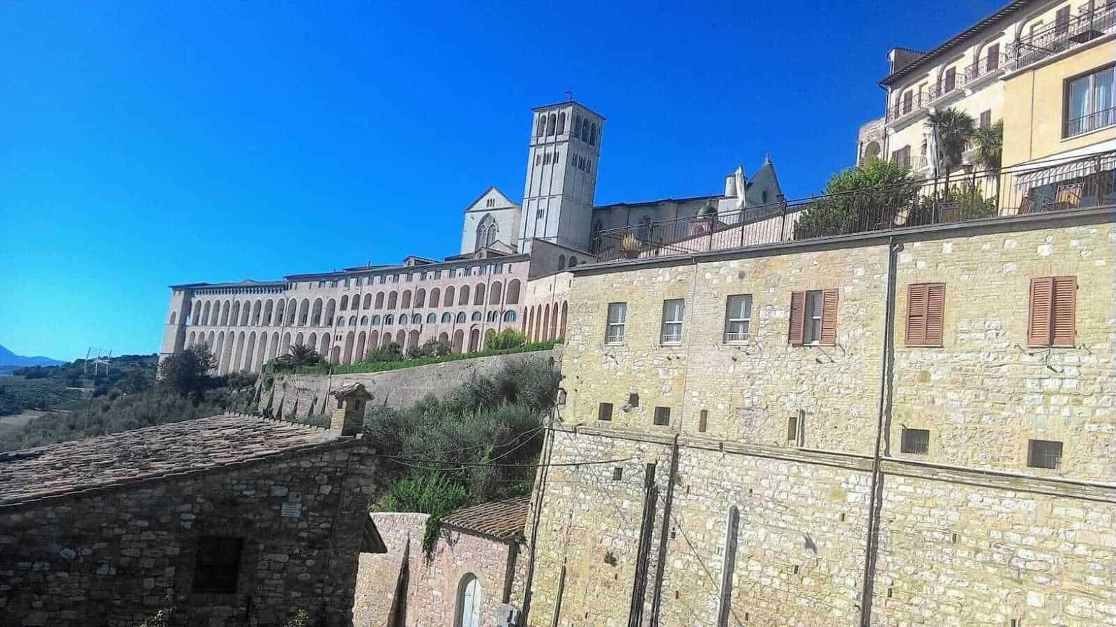 Assisi in un giorno: Visitare Assisi e soggiornare al New Day, Bed and Breakfast economico‏.
