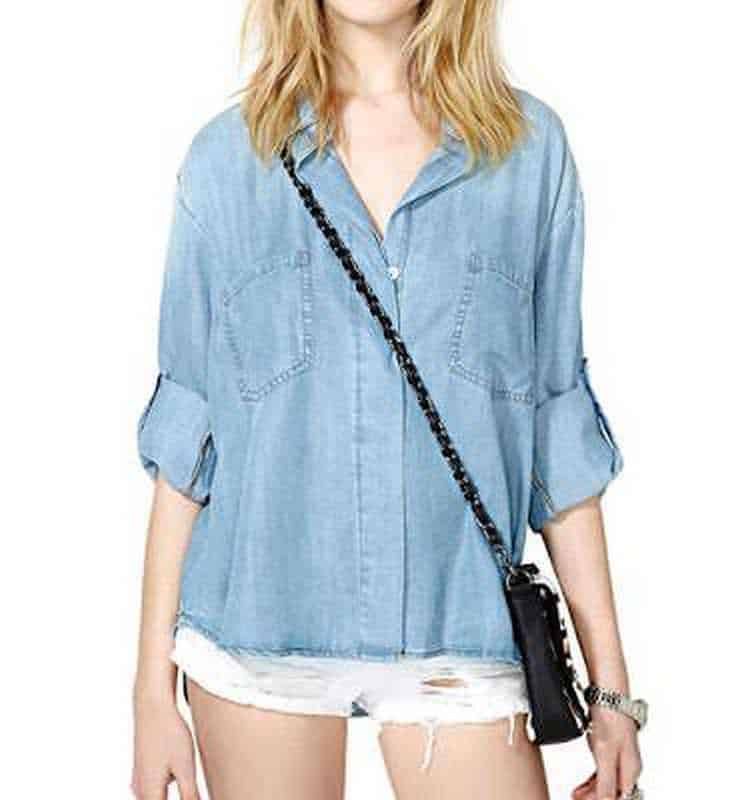Camicia oversize in denim Stylemoi, esempio di streetwear donna per un outfit estivo casual