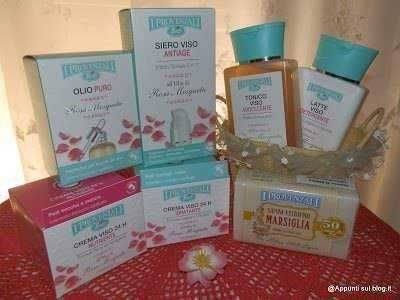 Profumi biologici naturali per la cura di viso, corpo e capelli, certificati bio, con ingredienti di alta qualità, ideali per la cura della pelle e del benessere quotidiano.