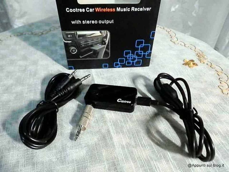 Cootree Car Wireless Music Receiver con uscita stereo, adattatore Bluetooth per auto, facile da installare, compatibile con sistemi audio nazionali. Perfetto per streaming senza fili durante la guida.