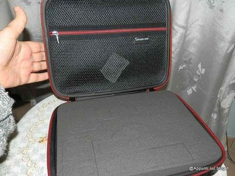 Smatree SmaCase e ricevitore wireless per gite fuori porta 4 Sacca portatile rigida per gli accessori tecnologici, ideale per trasporto sicuro e organizzato di dispositivi elettronici e gadget.