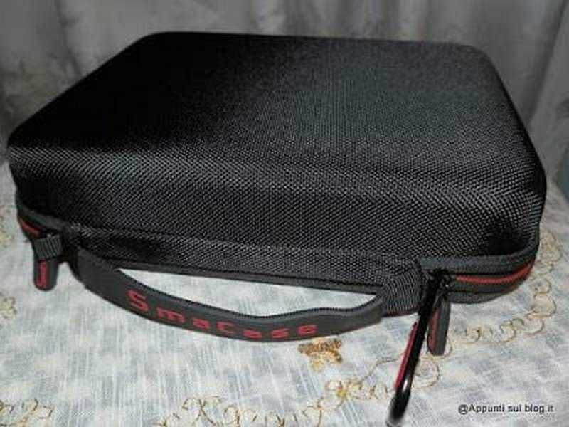 Borsa porta attrezzi da viaggio robusta nera con manico comodo e zip resistente ideale per organizzare strumenti e accessori tecnologici o professionali.