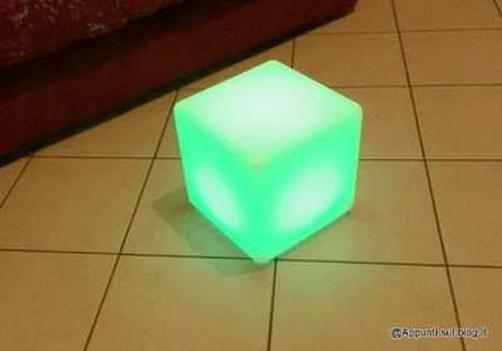 Cubo 16 LED colorati per interior design