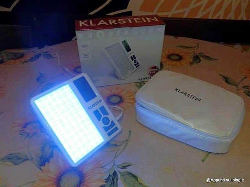 Klarstein Blue Sun: terapia della luce per bioritmi regolari da 10.000 lux 2 Klarstein Blue Sun: Bioritmi regolari da 10.000 lux, lampada per terapia della luce