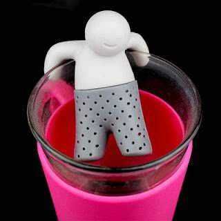 Filastrocca in vetro con figura umana di porcellana, decorazione colorata e stile moderno, perfetta come bomboniera o regalo originale, decorativa e simbolica.