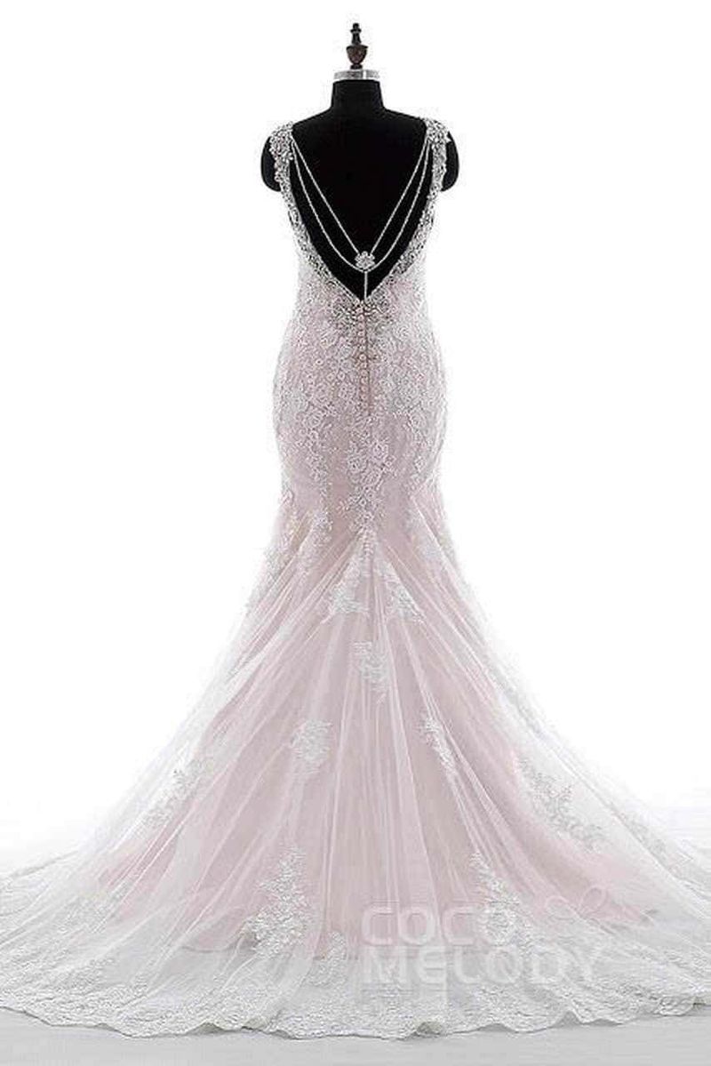 Abito da sposa in pizzo rosa con schiena scoperta