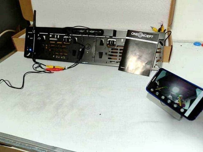 OneConcept RV1: Telecamera Retromarcia WiFi per Auto 2 OneConcept RV1: Telecamera Retromarcia WiFi per Auto con App