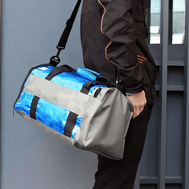 NeON, articoli sportivi e borsa palestra che brilla nel buio 4 Borsa da viaggio sportiva con scomparto principale spazioso, tracolla regolabile e design resistente, ideale per sport e weekend.
