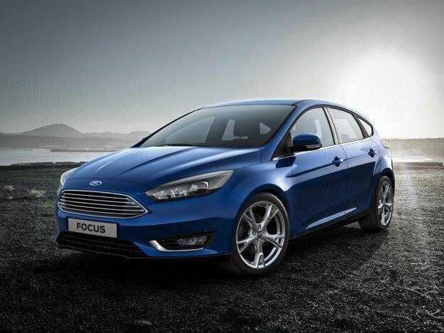 Ford Focus park assist parcheggi sicuri 2 Parcheggio automatico: Ford Focus blu, auto elegante e moderna in ambientazione naturale, ideale per blog di tecnologia e automobili, perfetta per recensioni e dettagli su veicoli moderni.