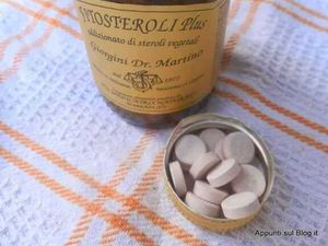 Fitosteroli e Colesterolo: Come abbassano davvero l'LDL 4 Integratori di erbe naturali in scatola e barattolo di pillole bianche, prodotti per la salute e il benessere. Appunti Sul Blog, focus su rimedi naturali e medicine alternative.
