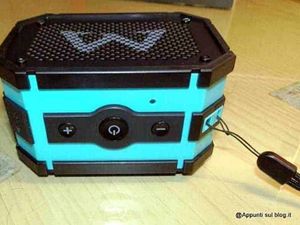 Patox, ascoltare musica e parlare in sicurezza 4 Bluetooth altoparlante portatile con illuminazione LED blu per musica e gadget tecnologici; dispositivo compatto con controllo volume e connessione USB.