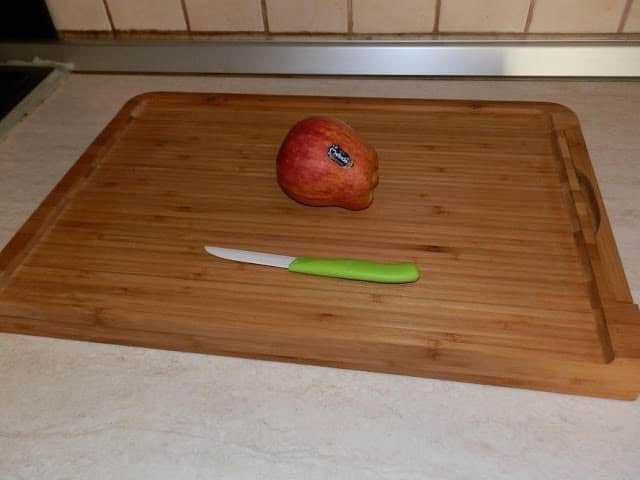 Klarstein Chopmaster Tagliere da Cucina con Cassetto e Bilancia Estraibile in legno di bambù.