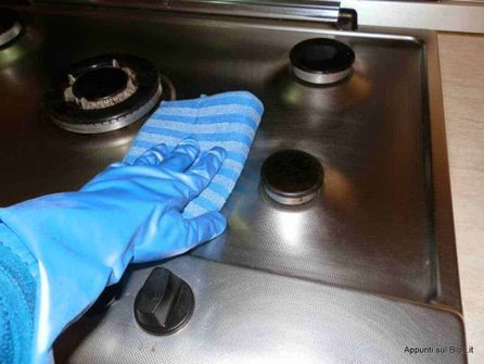 Spontex: un riccio a difesa delle pulizie 5 Microfibra, attrezzo per pulizie e pulizie domestiche, con dettaglio di bobina di panno in microfibra.