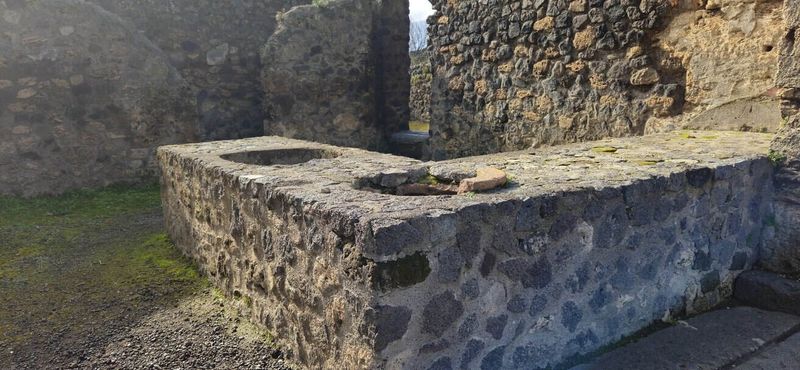 Scavi di Pompei: terme, bellezza e vita quotidiana nell'antica Roma 10 trattoria