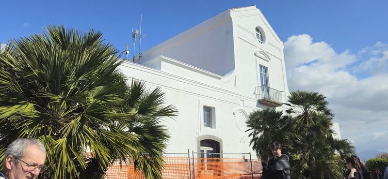 Scavi di Pompei: terme, bellezza e vita quotidiana nell'antica Roma 23 Casina dell'Aquila all'ingresso degli Scavi di Pompei- 2024