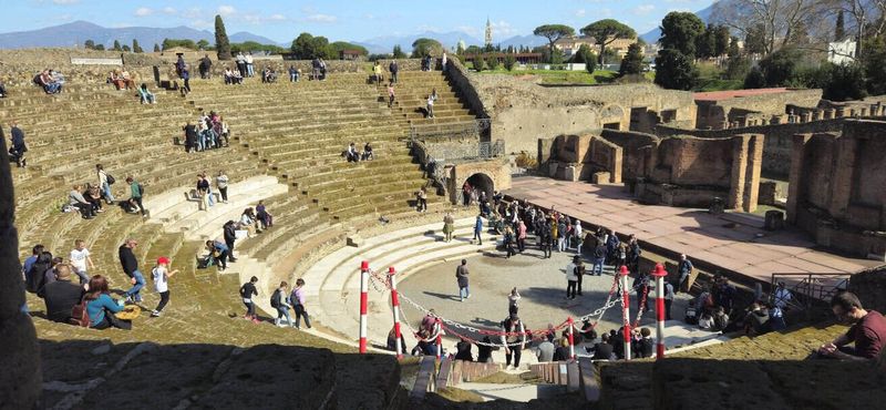 Scavi di Pompei: terme, bellezza e vita quotidiana nell'antica Roma 13 Piccolo anfiteatro di Pompei