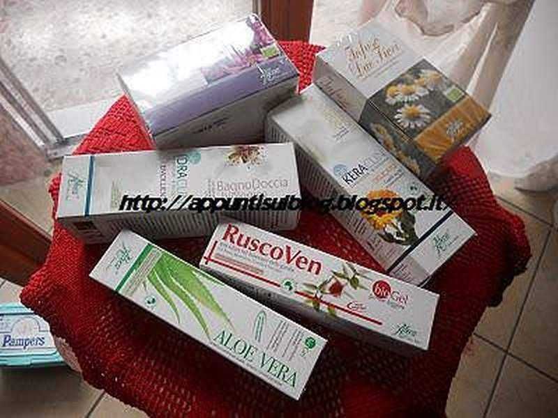 Compressore d'aria per pneumatici, kit di valvole e accessori per la manutenzione delle gomme auto in casa, nel garage o officina. Strumenti essenziali per il check-up pneumatici.