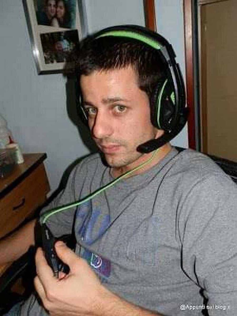 EasyAcc cuffie gaming con microfono e struttura verde e nera.