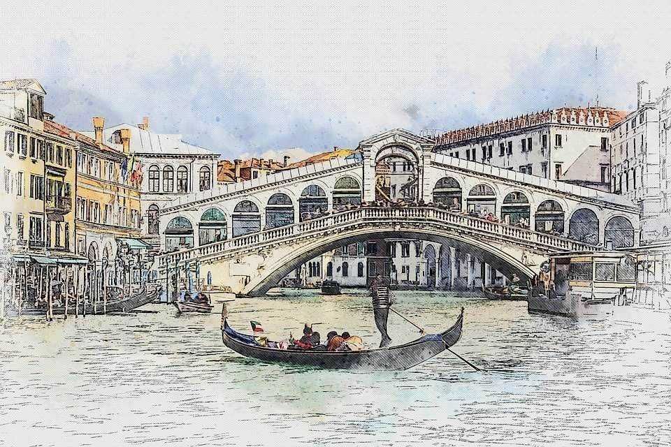 Venezia, Gondola sul Canal Grande con il Ponte di Rialto e le tradizionali case storiche, courtesy of Appunti Sul Blog.