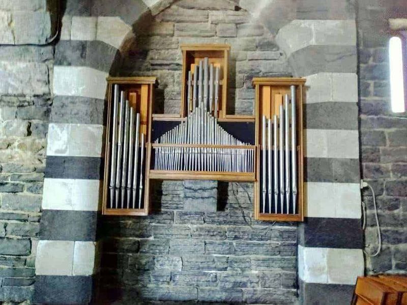 Portovenere: Santuario della Madonna Bianca: cosa vedere e dintorni 5 Chiesa di S.Lorenzo, l'organo Portovenere: Santuario della Madonna Bianca e dintorni