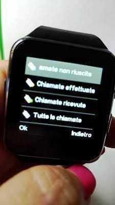 Scarpa smart intelligente con sensore di movimento e funzionalità innovative, tecnologia moderna per il benessere del piede e il comfort quotidiano.