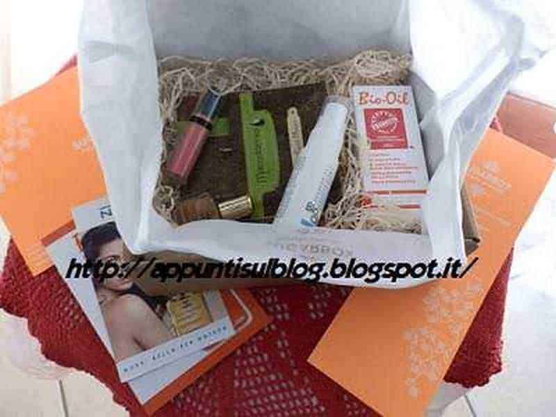 SugarBox: cosmetici e prodotti beauty nella box sorpresa 2 SugarBox di luglio, un pacco ricco di cosmetici per ogni pelle