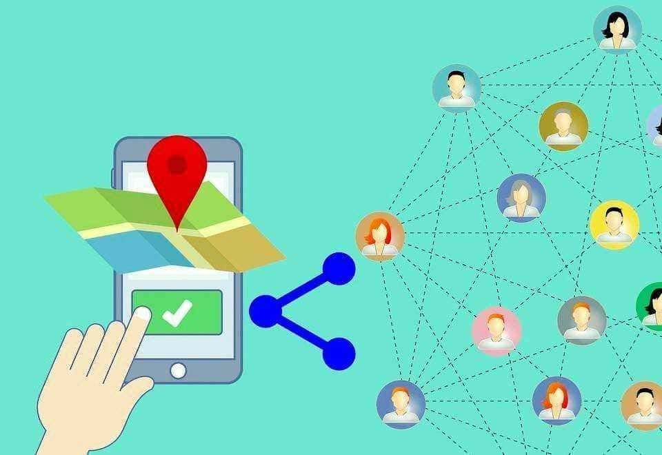 Localizzazione e condivisione digitale sui social media, strumenti per mappare e condividere contenuti online, collegamento tra dispositivi e utenti per aumentare la visibilità online.
