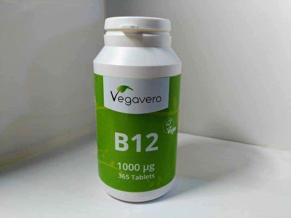 Vitamina B12 Vegavero in confezione da 365 compresse, integratore naturale per supportare la salute del sistema nervoso e il metabolismo, 1000 μg di alta potenza.