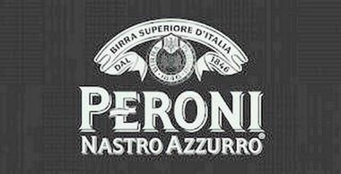 Birra Peroni per il lavoro più forte di chi ama la notte 2 Peroni Forte logo, birra italiana forte e gustosa, con elementi grafici colorati e decori vivaci, ideale per articoli su birre italiane e tradizione brassicola.
