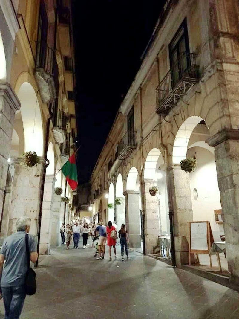 Cava dei Tirreni, città dal fascino medievale 3 Cava dei Tirreni, in Campania,portici del 400