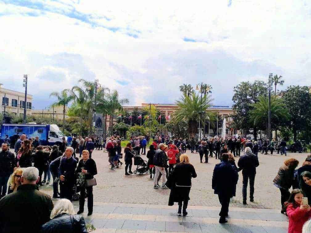 Piazza Bartolo Longo con la fontana. anno 2019