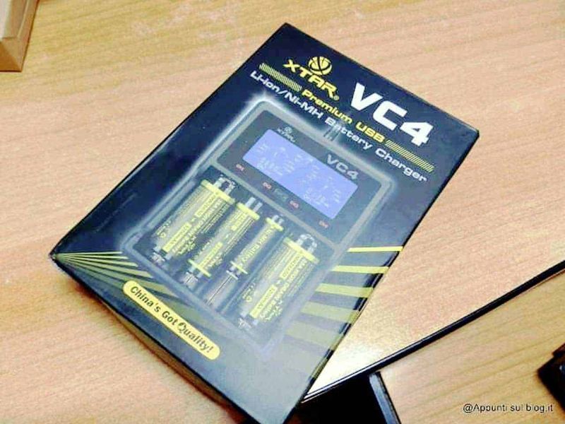 Caricabatteria pile Xtar VC4 con funzione Zero Volt 4 Caricabatteria pile Xtar VC4 con funzione "Zero Volt"