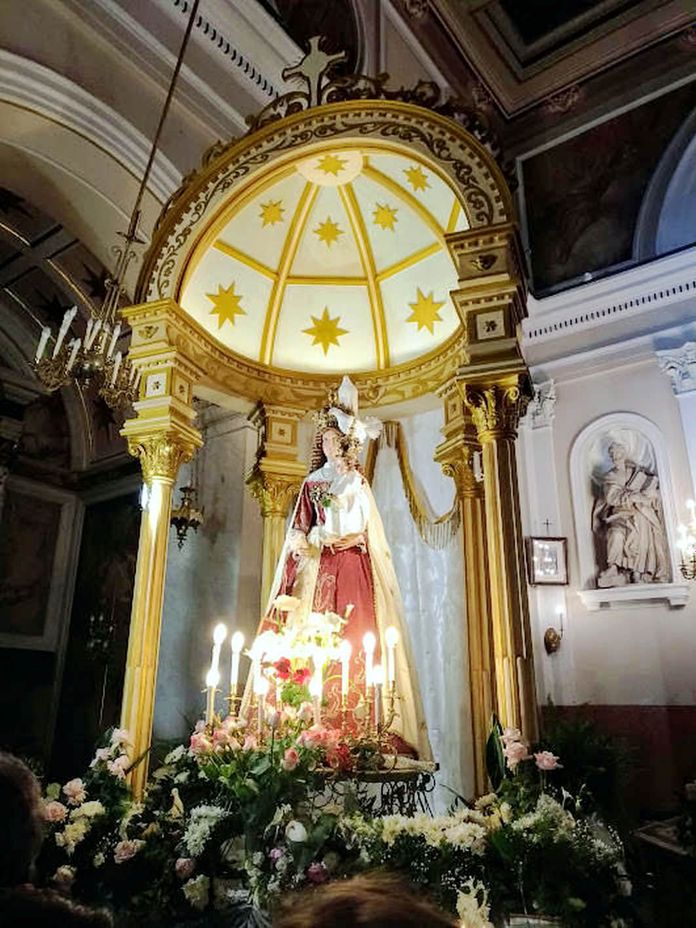 Pagani: Interno Santuario Madonna delle Galline