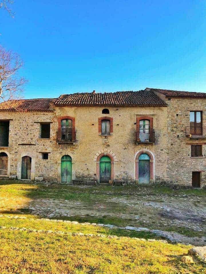 Roscigno vecchia, edifici