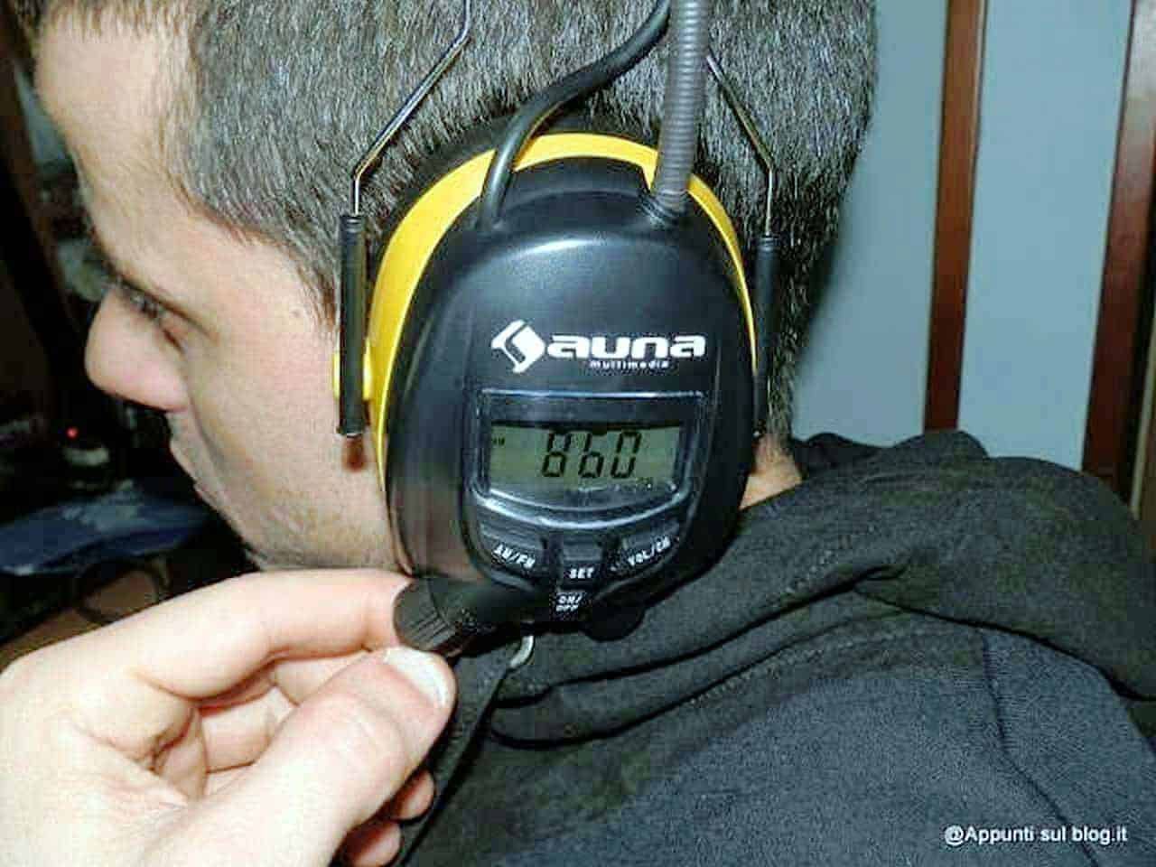 Auna Jackhammer: cuffie AM/FM AUX con radio integrata. Display LCD delle cuffie