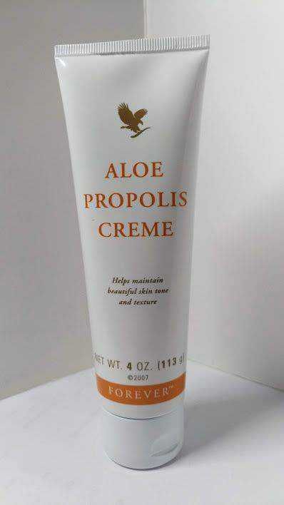 Aloe Propolis Crema, crema idratante viso e corpo, con aloe vera e propoli, aiuta a mantenere una pelle bella, morbida e tonica, 113 g, confezione in tubo.