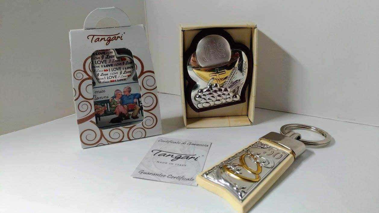 Anello personalizzato con diamanti e scritta, confezione regalo con certificato di garanzia, ideale come regalo di lusso e amore, dettagli eleganti per occasioni speciali.