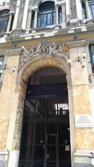 Galleria Umberto I Napoli regno dei sciuscià