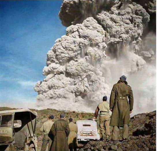 Parco Nazionale del Vesuvio e borgo medievale Casamale 5 Eruption-vulcanica-vento-asma-nuvole-tera-storica-ambienti-naturalistici.